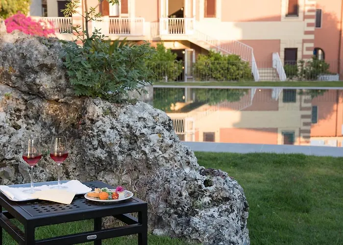 Romantic Hotel & Restaurant Villa Cheta Elite
